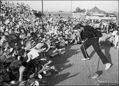 The King of Rock performing - Elvis pictures